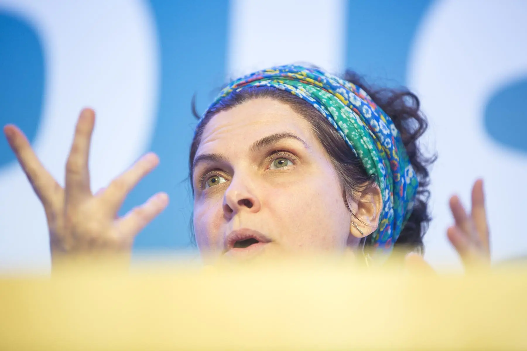 Chefs do SENAC em demonstração culinária no Rio Gastronomia, Armazém do Porto. Flávia Quaresma é uma renomada chef de cozinha brasileira, reconhecida internacionalmente por unir a técnica clássica francesa — com formação no Le Cordon Bleu de Paris — aos sabores e ingredientes brasileiros. Com mais de 30 anos de carreira, destacou-se no cenário gastronômico carioca, na televisão (GNT) e como consultora.