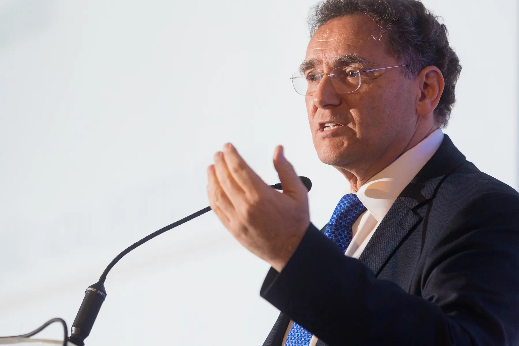 Autoridade do Governo Federal discursando em evento oficial no Brasil