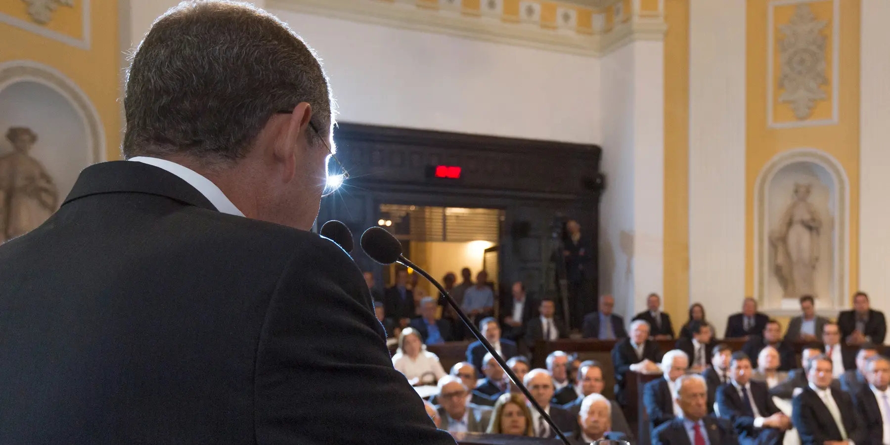 Maurício de Queiroz Galvão discursando em homenagem na Câmara de Vereadores de Pernambuco