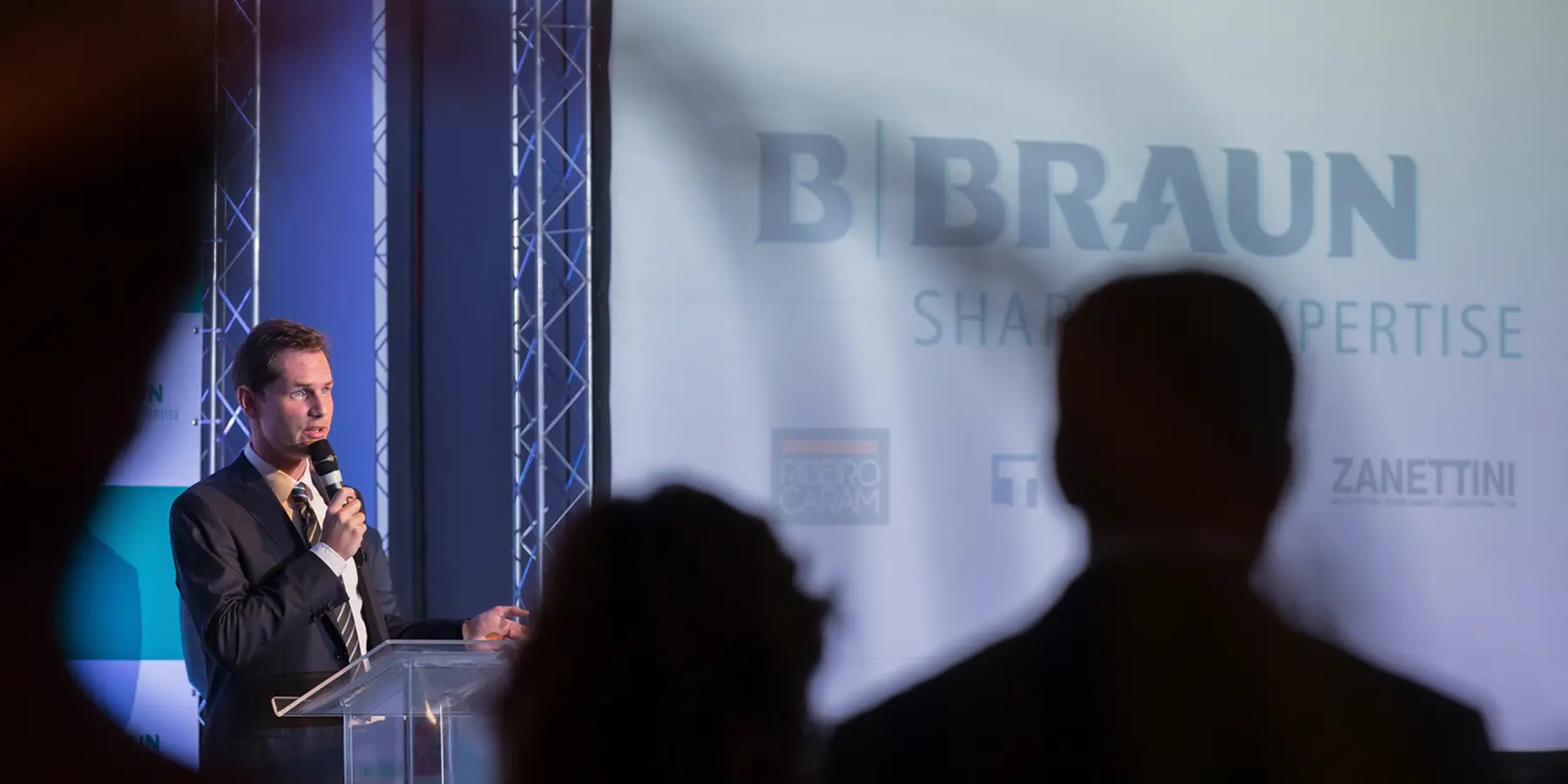 Otto Philipp Braun participa da inauguração do armazém logístico da B. Braun em Guaxindiba, São Gonçalo