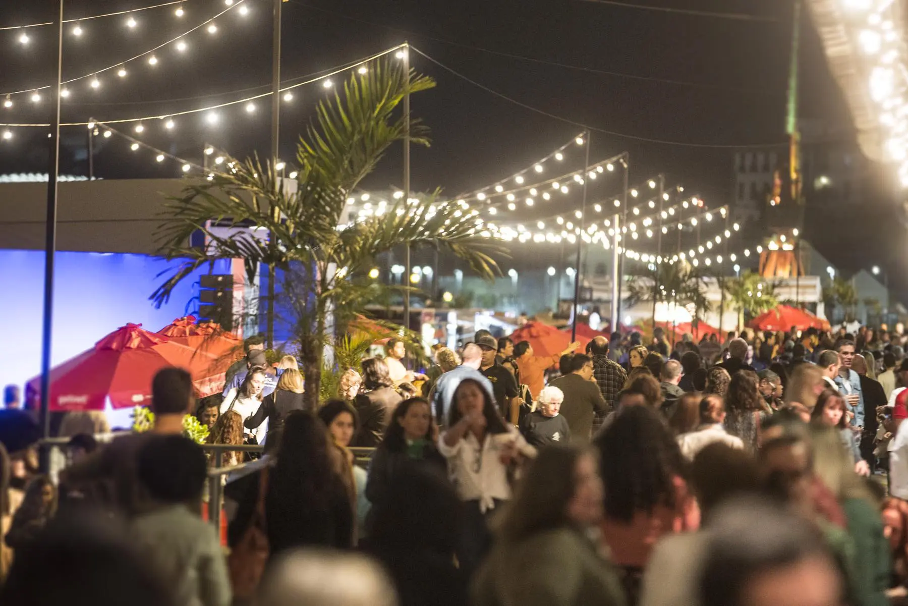 Público circulando pelo Rio Gastronomia 2024 no Boulevard Olímpico, Armazém do Porto